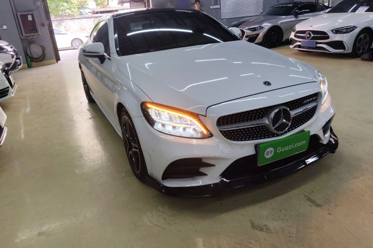 奔驰C级(进口) 2019款 C 260 轿跑车车身外观3