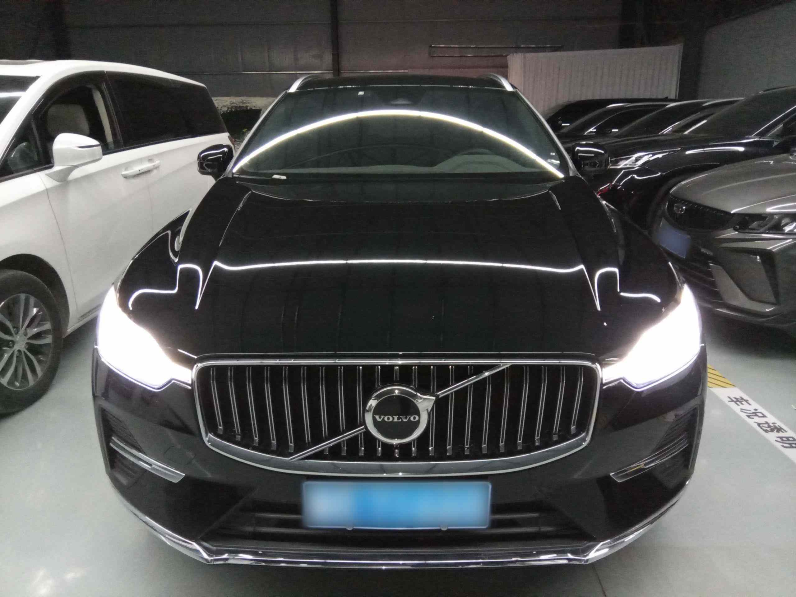 沃尔沃XC60 2025款 B5 四驱智远豪华版(1)