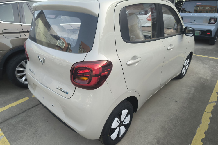 五菱汽车 宏光MINIEV 2025款 四门版 进阶款车身外观7