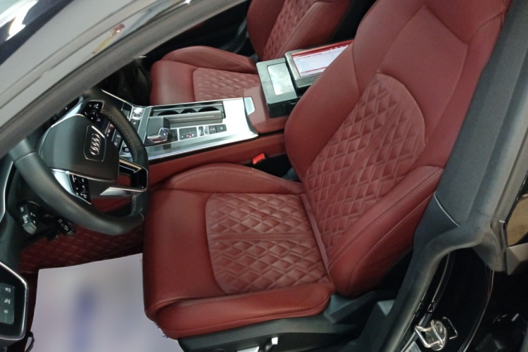 奥迪A7L 2024款 45 TFSI quattro S-line 黑武士版局部细节19