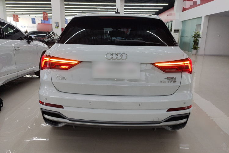 奥迪Q3 2023款 35 TFSI 时尚动感型（1.5T）车身外观6004
