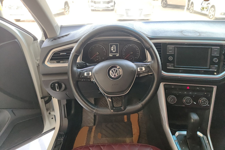 大众 T-ROC探歌 2018款 230TSI DSG两驱进取型 国V中控内饰13
