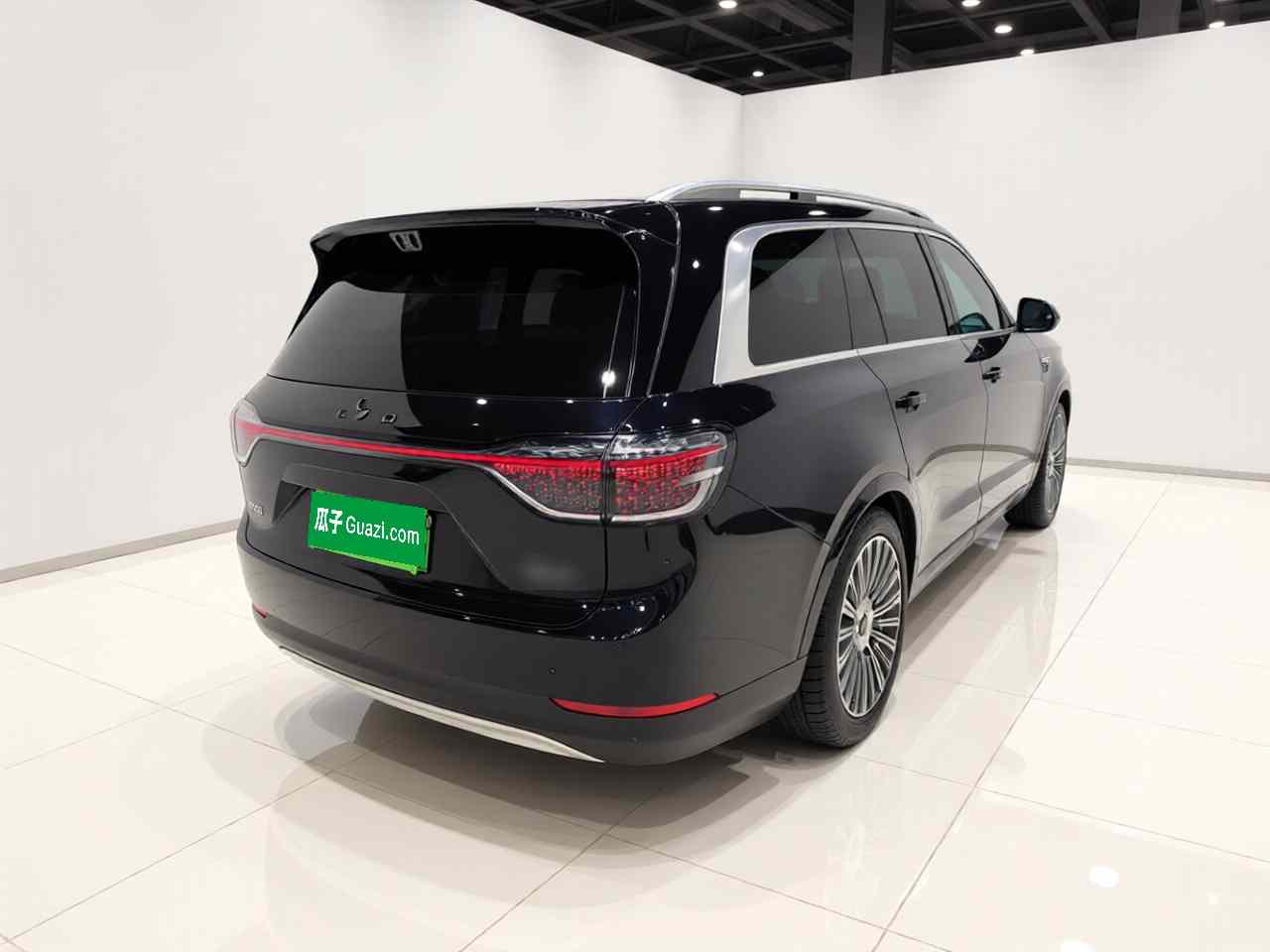 鸿蒙智行 问界M9 2025款 增程 Ultra版 52kWh 6座版 (192线激光雷达）(5)