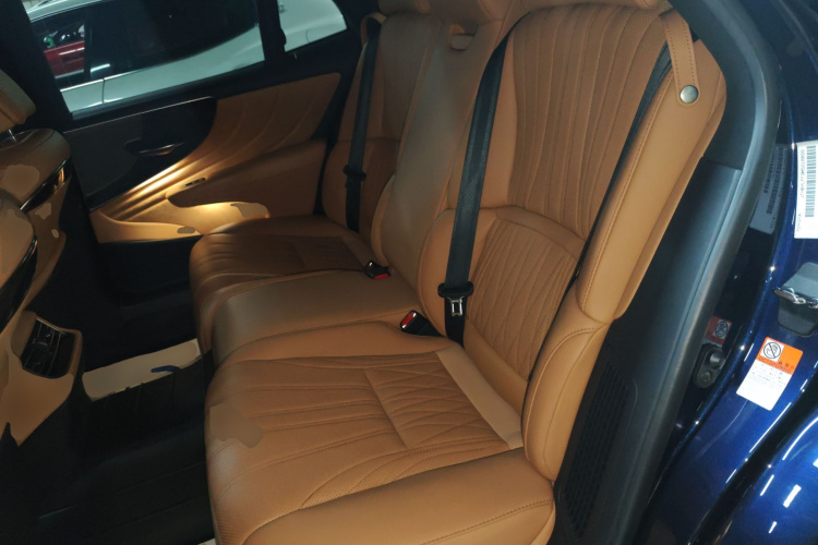 雷克萨斯LS 2021款 500h 豪华版中控内饰21