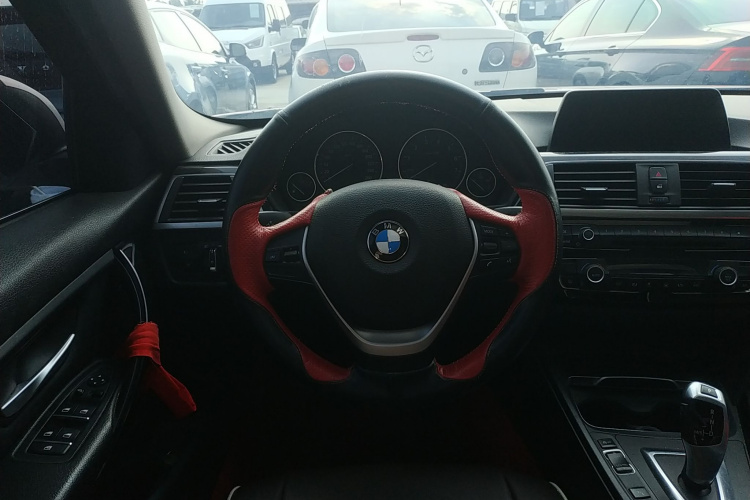 宝马3系 2016款 320Li 时尚型中控内饰13