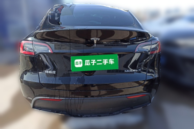 特斯拉 Model Y 2021款 标准续航后驱版车身外观6