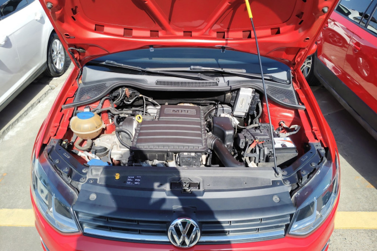 大众 Polo 2016款 1.6L 自动舒适型机舱底盘24