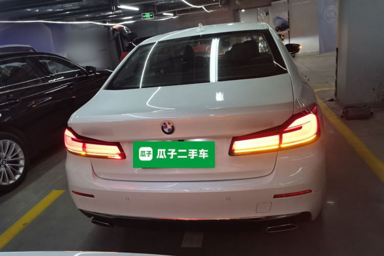宝马5系 2022款 改款二 525Li 豪华套装车身外观6