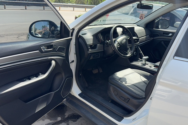 哈弗H6 2021款 运动版 1.5T 自动精英智联型 六边形格栅中控内饰7002