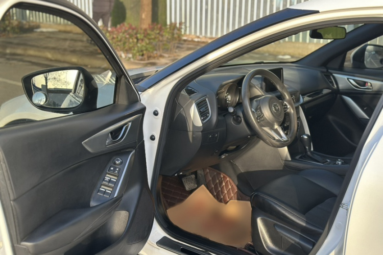 马自达CX-4 2018款 2.0L 自动两驱蓝天探索版 国V中控内饰7012