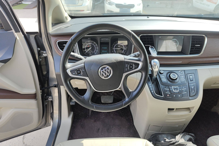 别克GL8 2017款 25S 豪华型 国V中控内饰13