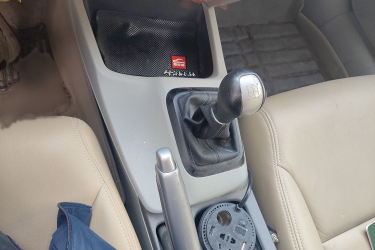 本田 思域 2012款 1.8L 手动舒适版局部细节18