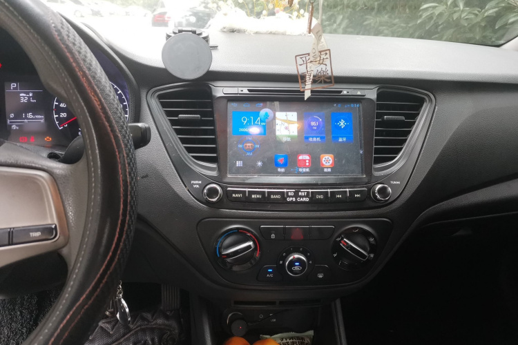 现代 悦纳 2016款 1.4L 自动炫酷版GLS局部细节16