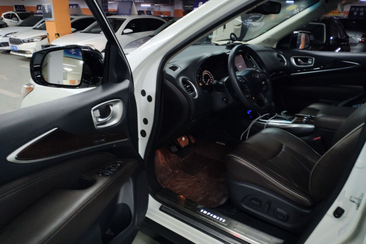 英菲尼迪QX60(进口) 2016款 2.5 S/C Hybrid 两驱卓越版 国V中控内饰20