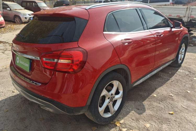 奔驰GLA 2015款 GLA 220 4MATIC 时尚型车身外观7