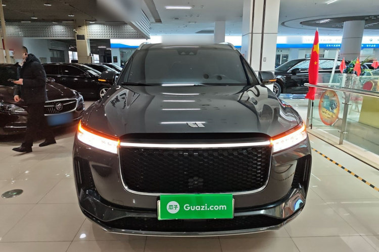 理想汽车 理想ONE 2020款 增程6座版车身外观2