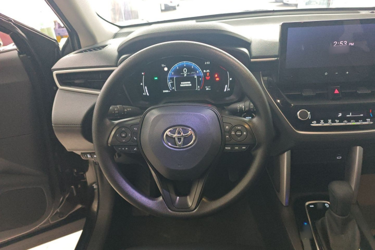 丰田 卡罗拉锐放 2023款 2.0L 精英版中控内饰13
