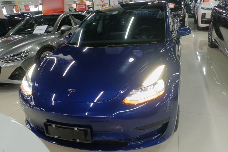 特斯拉 Model 3 2022款 后轮驱动版车身外观6001
