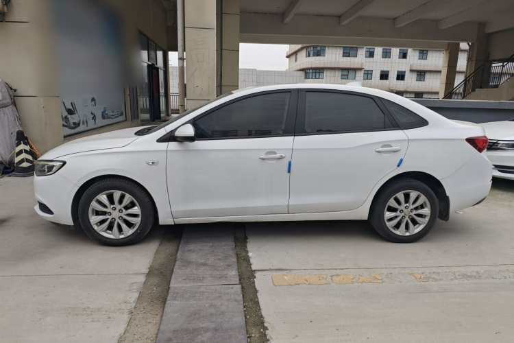 别克 英朗 2018款 15T 手动精英型 国V车身外观4