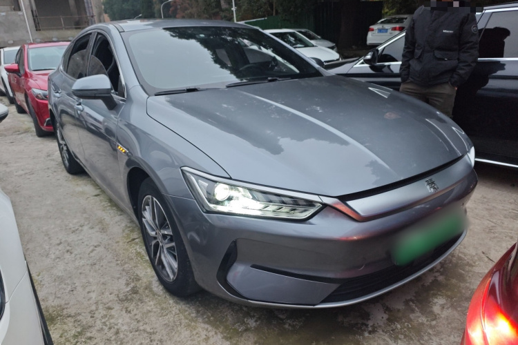 比亚迪 秦PLUS 2021款 EV 500KM 豪华型车身外观3