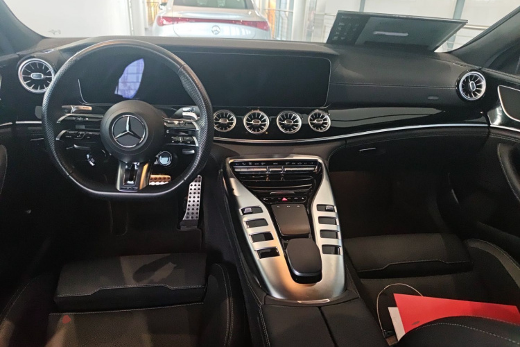 奔驰 2023款 AMG GT 50 四门跑车中控内饰12