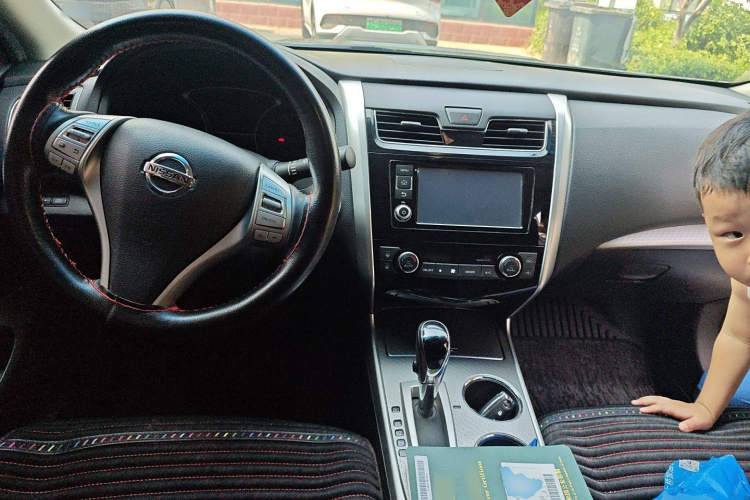 日产 天籁 2016款 2.0L XL舒适版中控内饰12