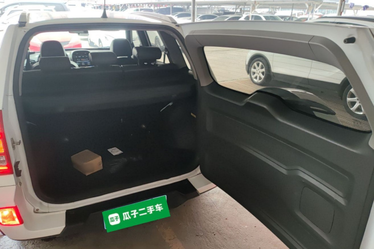 奇瑞 瑞虎3 2015款 1.6L CVT智尚纪念版机舱底盘23