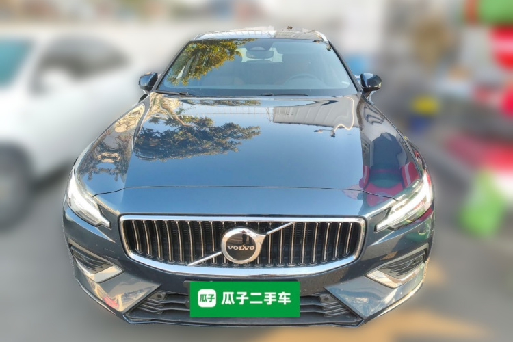 沃尔沃V60 2024款 B5 智远豪华版车身外观2