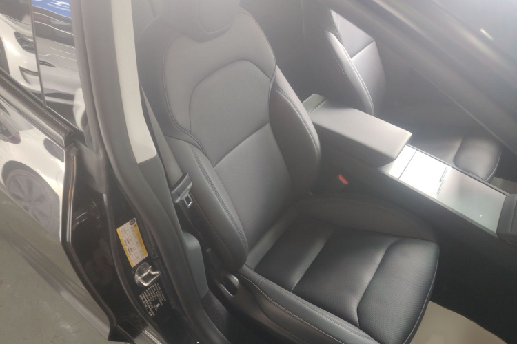 特斯拉 Model 3 2023款 长续航全轮驱动版局部细节41