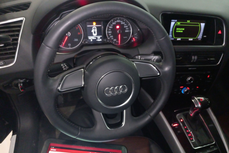 奥迪Q5 2017款 Plus 40 TFSI 进取型中控内饰13