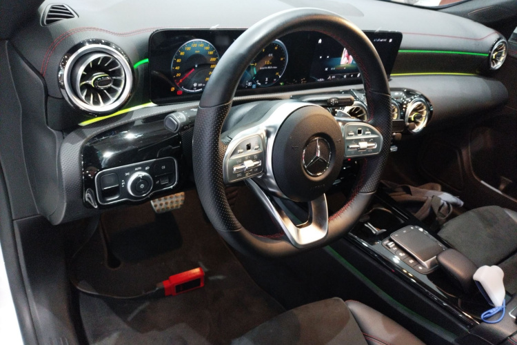 奔驰CLA 2021款 CLA 200中控内饰12