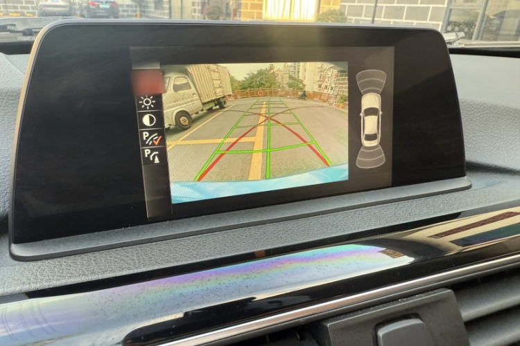 宝马3系 2017款 320Li M运动型局部细节9002