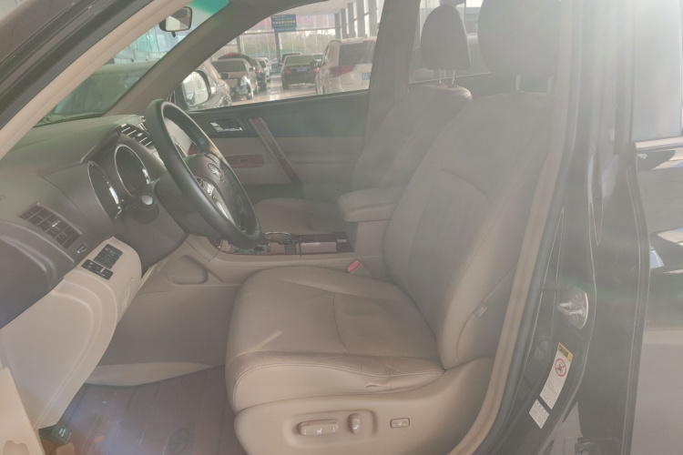 丰田 汉兰达 2012款 2.7L 两驱7座豪华版中控内饰19