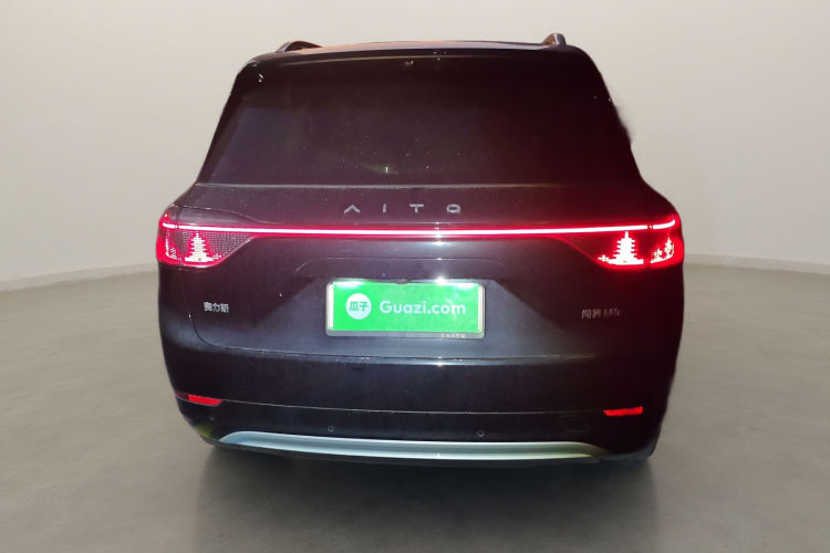 鸿蒙智行 问界M9 2024款 增程 Ultra版 42kWh 6座版车身外观6