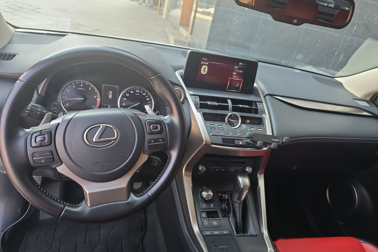 雷克萨斯NX 2020款 200 前驱 锋行版 国VI中控内饰7002