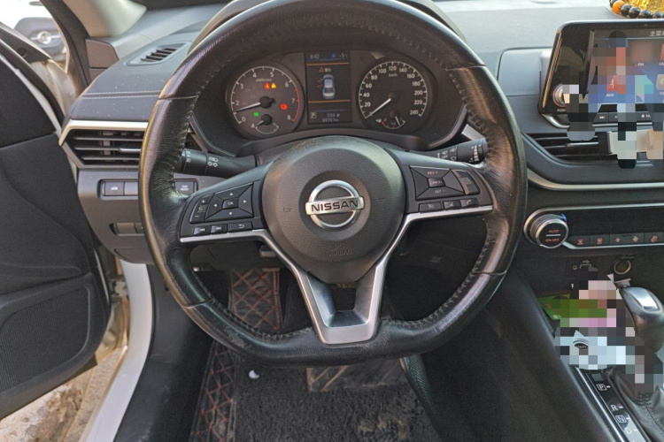 日产 天籁 2019款 2.0L XL 舒适版中控内饰13