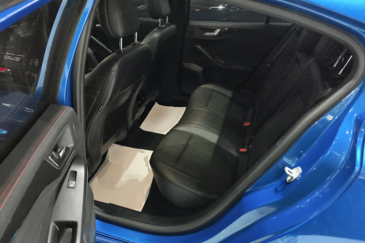 福特 福克斯 2021款 两厢 EcoBoost 180 自动ST Line中控内饰7004