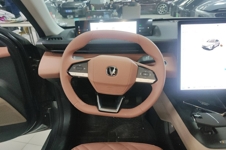 长安 逸动 2024款 1.5T GDI自动 旗舰型中控内饰13