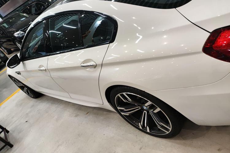 宝马M6 2013款 M6 Gran Coupe车身外观4