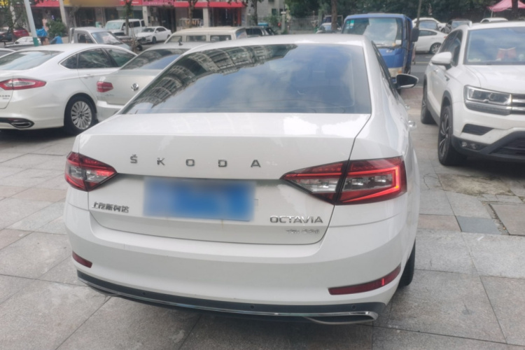 斯柯达 明锐 2019款 TSI230 DSG智行豪华版 国VI车身外观6004