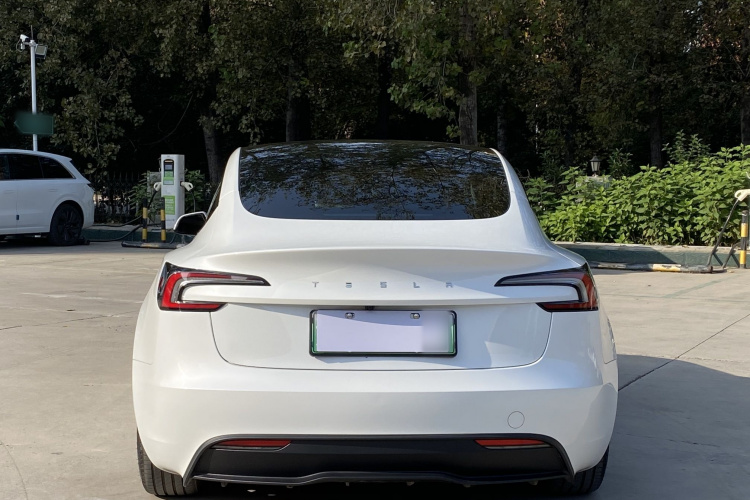 特斯拉 Model 3 2023款 后轮驱动版车身外观6004