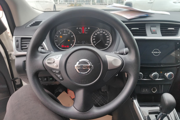 日产 轩逸 2021款 经典 1.6XL CVT豪华版中控内饰13