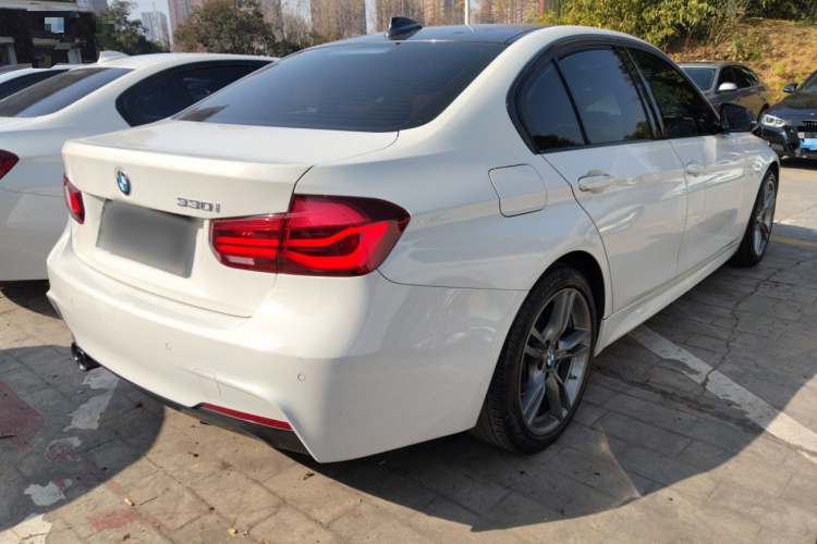 宝马3系 2018款 330i M运动曜夜版车身外观7