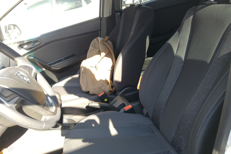 宝骏310 2016款 1.2L 手动舒适型中控内饰19