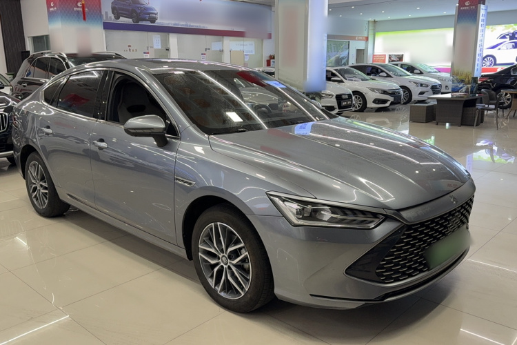 比亚迪 秦PLUS 2023款  冠军版 DM-i 120KM超越型车身外观6002