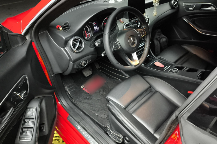 奔驰CLA 2018款 CLA 200 时尚型中控内饰7001