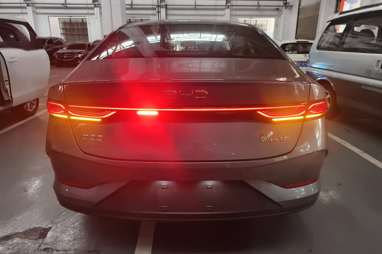 比亚迪 秦PLUS 2025款 DM-i 智驾版 55KM领先型车身外观6