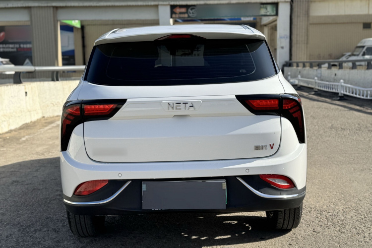 哪吒汽车 哪吒V 2022款 潮 400 Lite车身外观6004