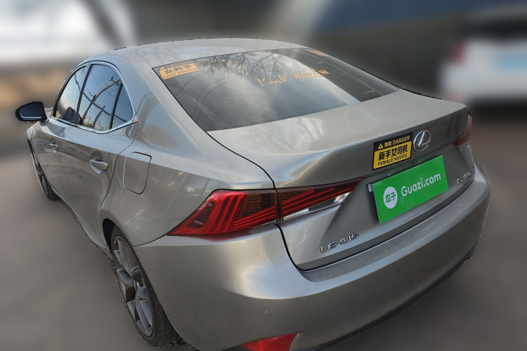 雷克萨斯IS 2017款 300 F SPORT版车身外观6003