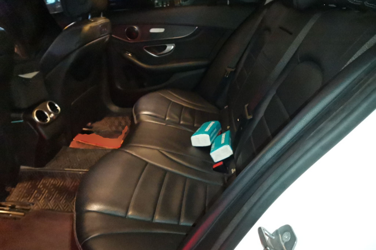 奔驰C级 2018款 C 200 L 运动版中控内饰21